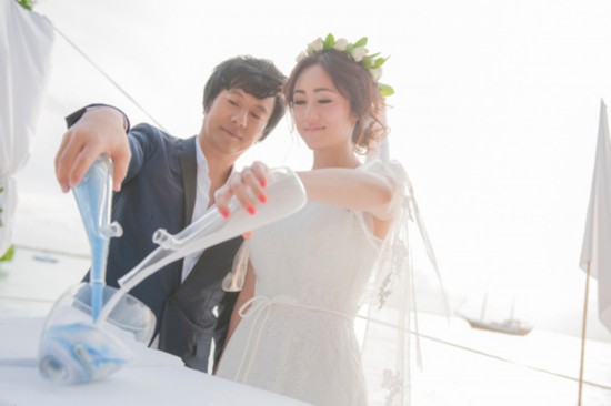 点击大图看下一张：郑钧刘芸马尔代夫婚礼照　