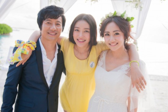 点击大图看下一张：郑钧刘芸马尔代夫婚礼照　