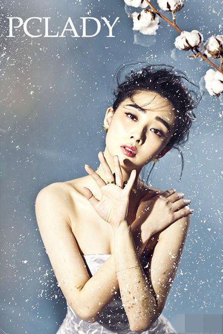 点击大图看下一张：殷桃全新封面大片 优雅高贵尽显女人味