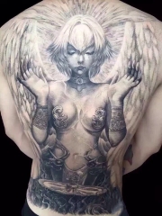 满背美丽天使纹身图案