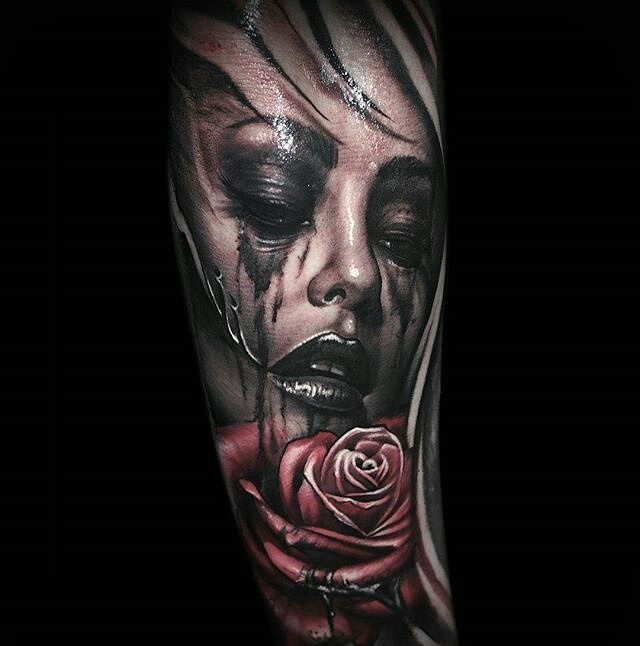 点击大图看下一张：手臂辣眼睛的3d玫瑰与美女肖像纹身图案