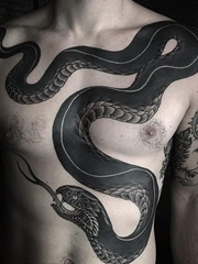 黑色的水墨风格点刺纹身动物图案纹身