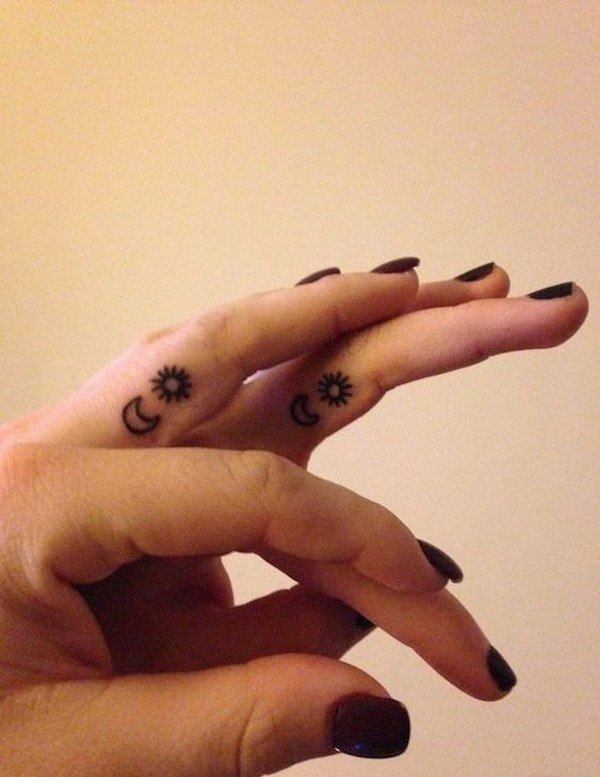 点击大图看下一张：女生手指漂亮的小清新纹身图案