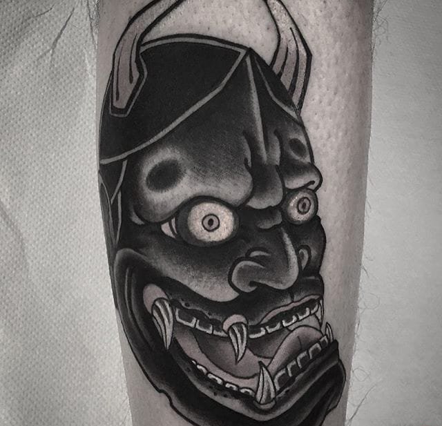 点击大图看下一张：奇异的黑白灰色纹身图案来自男纹身师卢波（Lupo Horiokami）