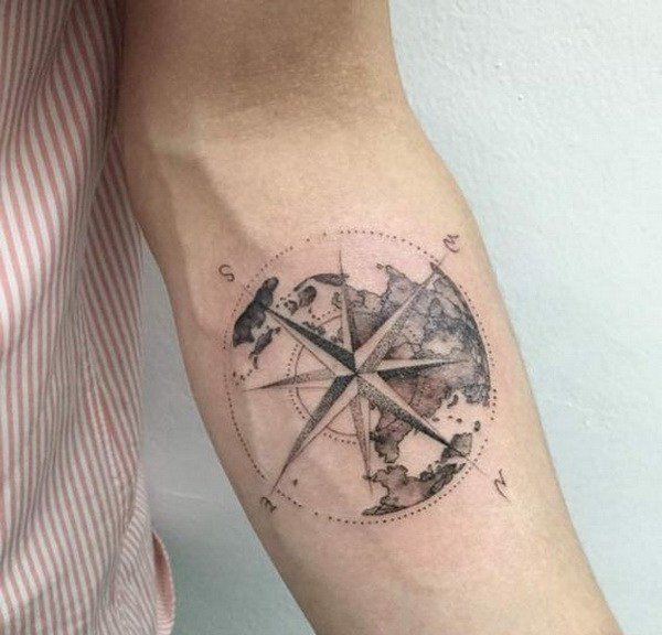 点击大图看下一张：多款漂亮的指南针罗盘纹身图案