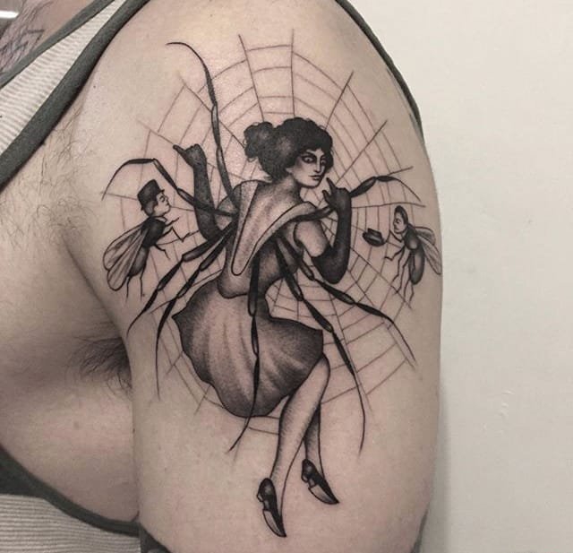 点击大图看下一张：邪恶的女鬼面蜘蛛和蜘蛛网纹身图案