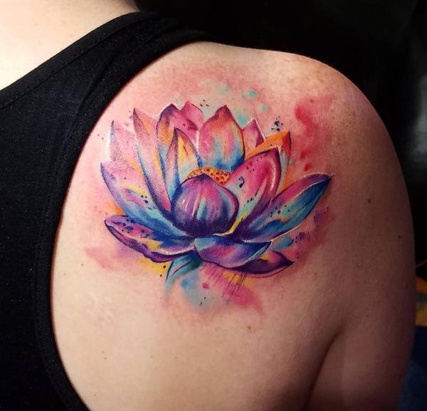 点击大图看下一张:多款精致漂亮的莲花纹身图案