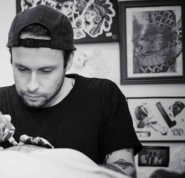 点击大图看下一张：黑色水墨纹身图案来自于纹身师乔丹