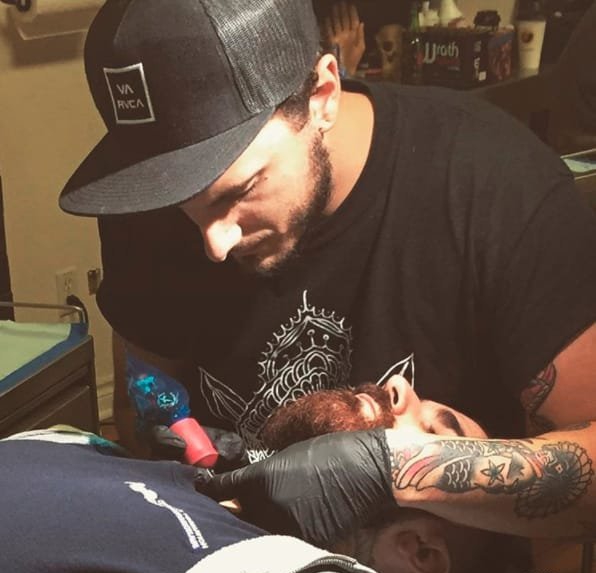 点击大图看下一张:漂亮的名人肖像纹身水彩纹身图案来自男纹身师卢卡