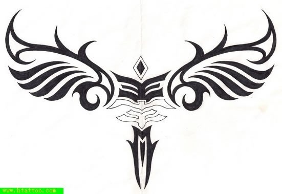 点击大图看下一张：黑白色翅膀形状图腾刺青