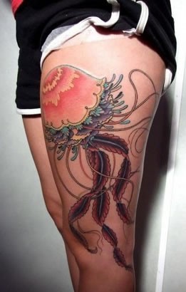 点击大图看下一张：腿部水母图案纹身