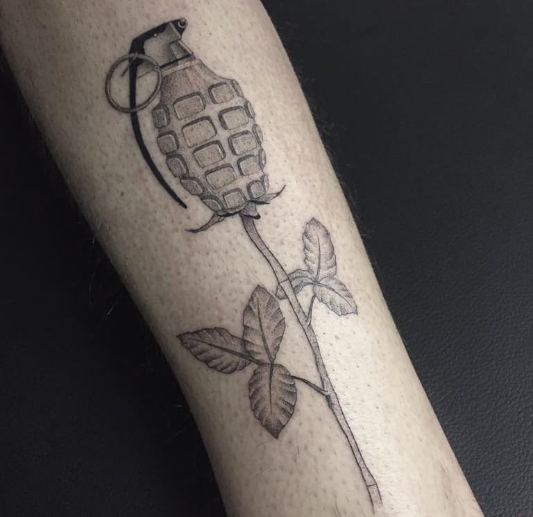 点击大图看下一张：令人陶醉的细线条素描纹身图案来自纹身师杰西卡