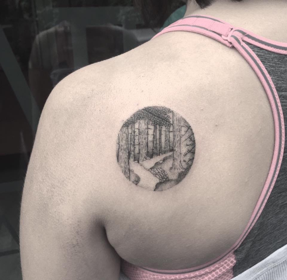 点击大图看下一张：令人陶醉的细线条素描纹身图案来自纹身师杰西卡