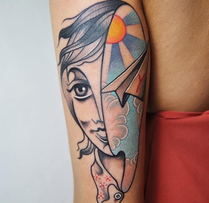 点击大图看下一张：神秘的女孩头部纹身图案来自于纹身师卢卡
