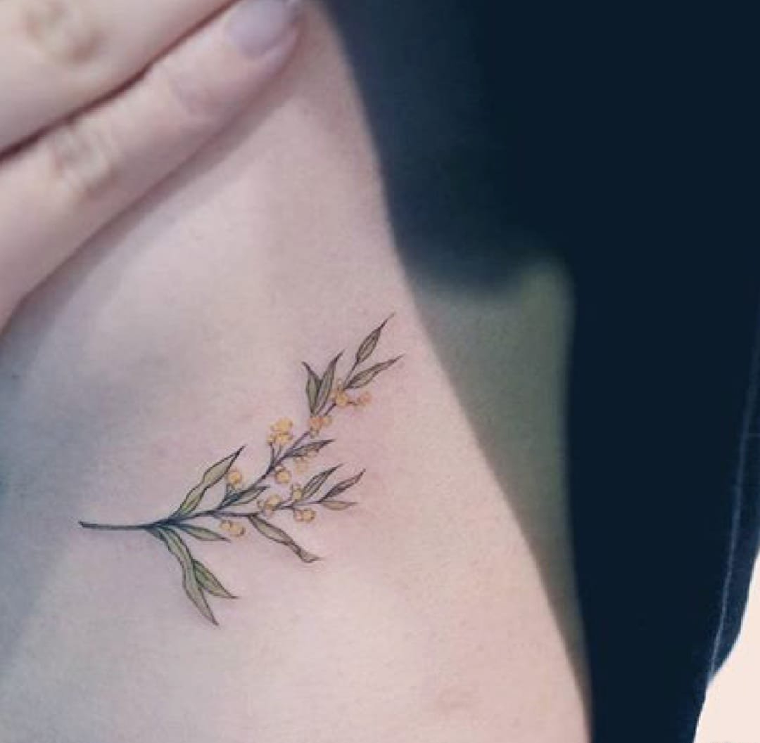 点击大图看下一张：多款小清新可爱的女生花朵纹身图案来自