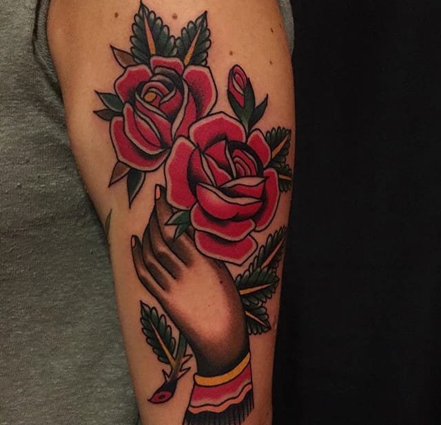 点击大图看下一张:多款关于手部手指主题纹身图案欣赏来自埃夫里