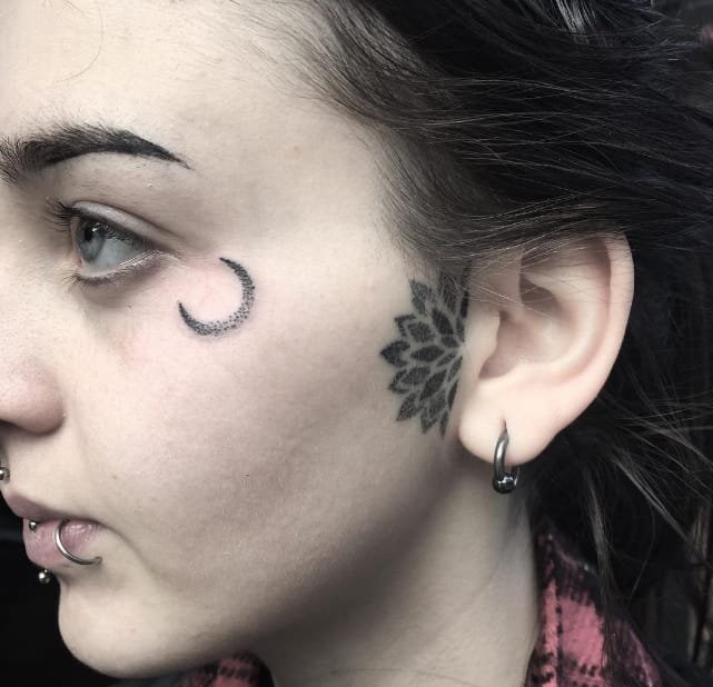 点击大图看下一张：超完美黑色曼陀罗图案纹身点刺技巧来自纹身师利迪娅