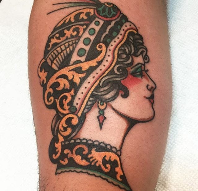 点击大图看下一张：热闹的传统美女纹身图案来自迈克·苏亚雷斯