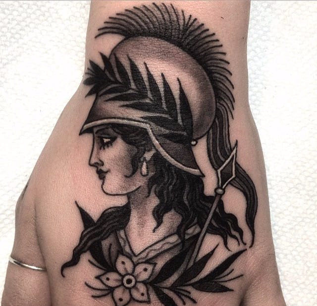 点击大图看下一张:热闹的传统美女纹身图案来自迈克·苏亚雷斯