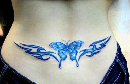 点击大图看下一张：漂亮的后腰蓝色蝴蝶纹身图片