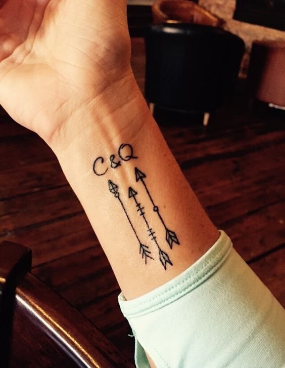 点击大图看下一张:多款漂亮的花体字纹身图案