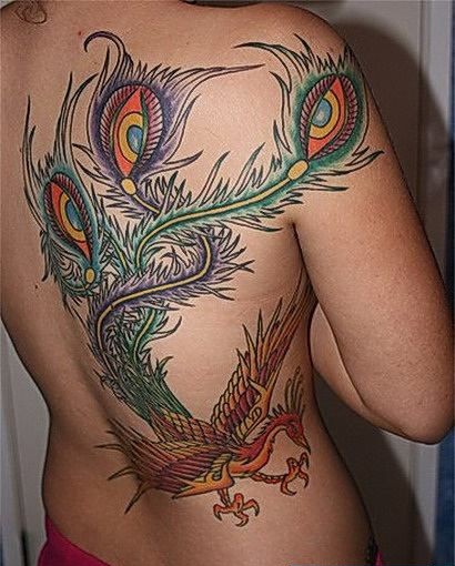 点击大图看下一张：女性后背大型彩色凤凰刺青图案