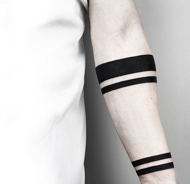 点击大图看下一张:极简主义黑色几何图形风格纹身图案
