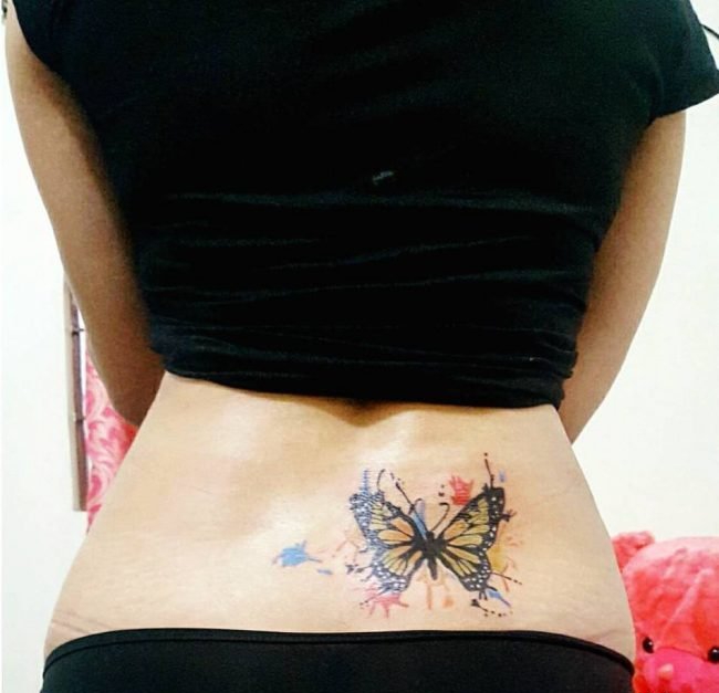 点击大图看下一张：美丽的女性都喜欢的漂亮的蝴蝶纹身图案
