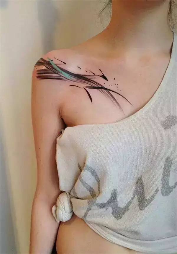 点击大图看下一张：女生韵味十足的中国风水墨纹身图案