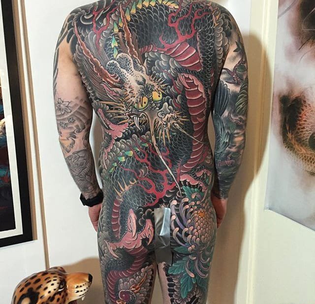 点击大图看下一张：多款霸气的大面积纹身图案杰出作品来自马吕斯