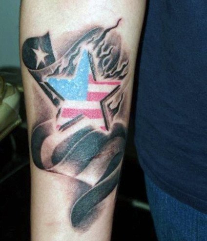 点击大图看下一张：多款包含五角星图案的男性纹身图片