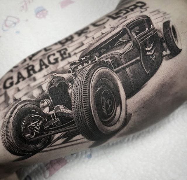 点击大图看下一张：黑灰色超现实主义纹身图案来自纹身师丹尼斯