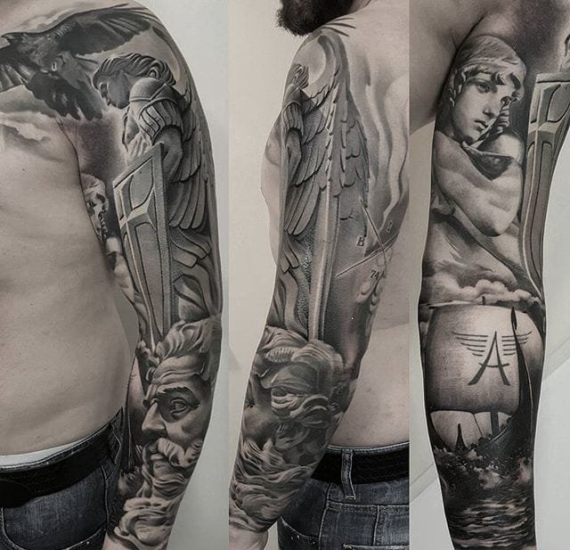 点击大图看下一张：黑灰色超现实主义纹身图案来自纹身师丹尼斯