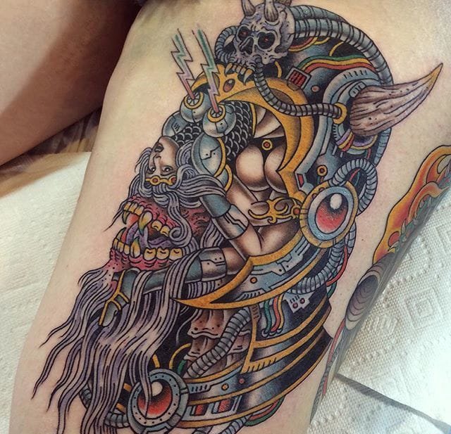 点击大图看下一张:错综复杂和分层设计的传统动物纹身图案