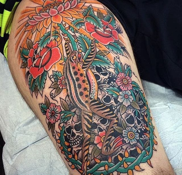 点击大图看下一张:错综复杂和分层设计的传统动物纹身图案