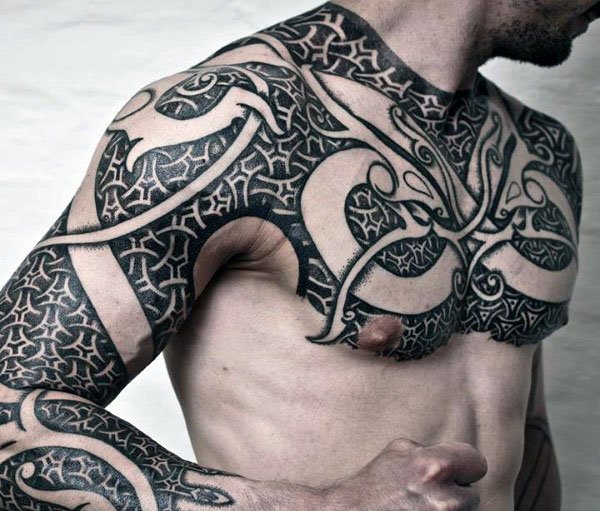 点击大图看下一张：30+款男性帅气的黑色部落图腾纹身图案
