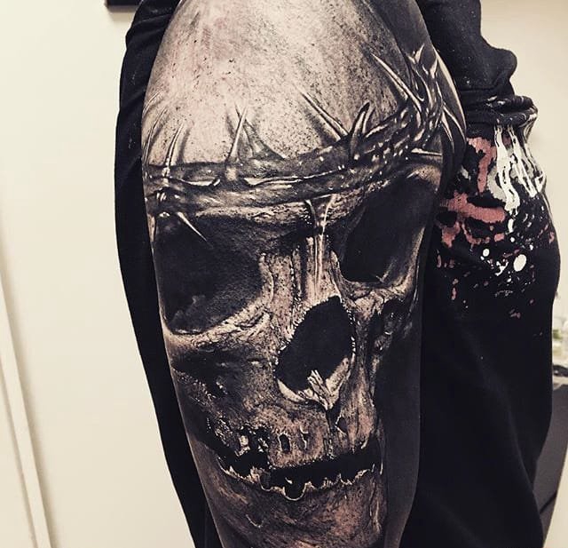 点击大图看下一张：超现实主义的杰作纹身图案来自纹身师桑德里