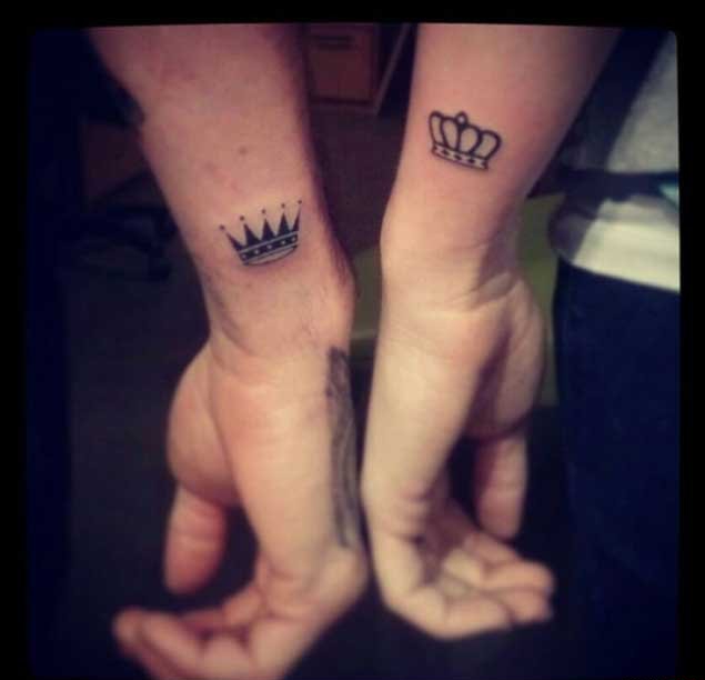 点击大图看下一张:情人同款K&Q的国王皇后的皇冠纹身图案欣赏