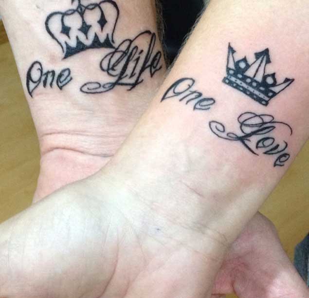 点击大图看下一张:情人同款K&Q的国王皇后的皇冠纹身图案欣赏