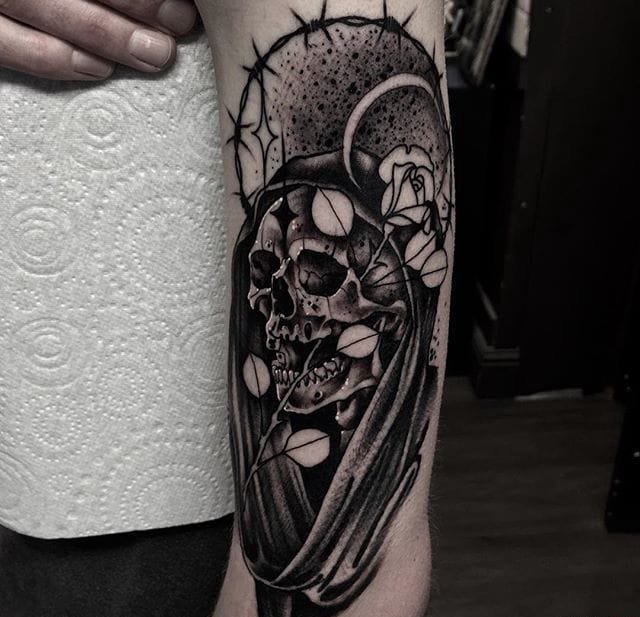 点击大图看下一张：黑暗的人体艺术纹身图案来自于纹身师尼尔