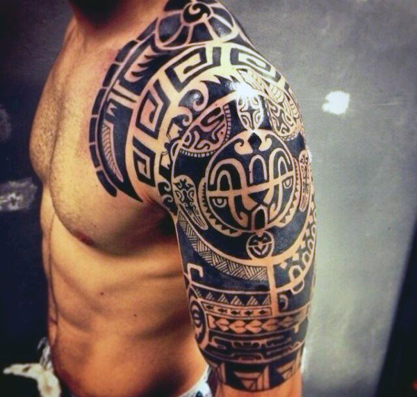 点击大图看下一张:10款男性帅气半甲纹身图案