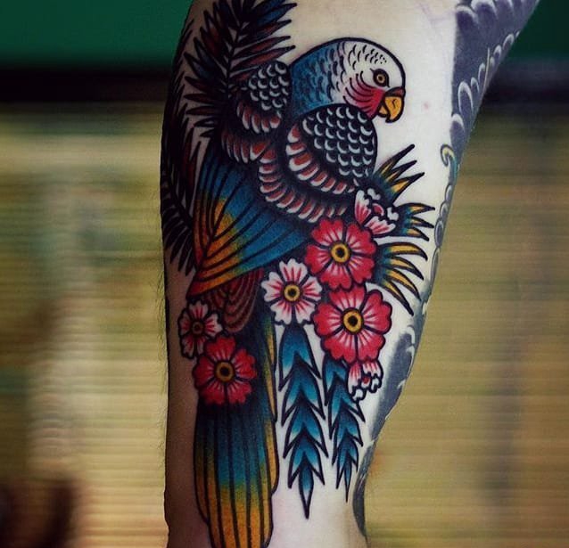 点击大图看下一张：明亮大胆的传统风格植物花和动物图案纹身