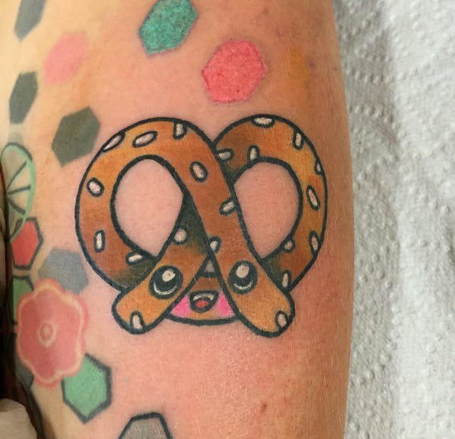 点击大图看下一张：彩色的可爱卡通纹身小图美味的食物纹身图案