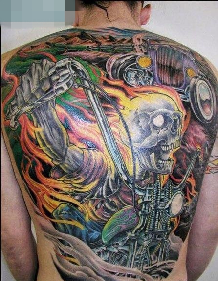 点击大图看下一张：男人后背满背超帅的骑摩托的骷髅纹身图案
