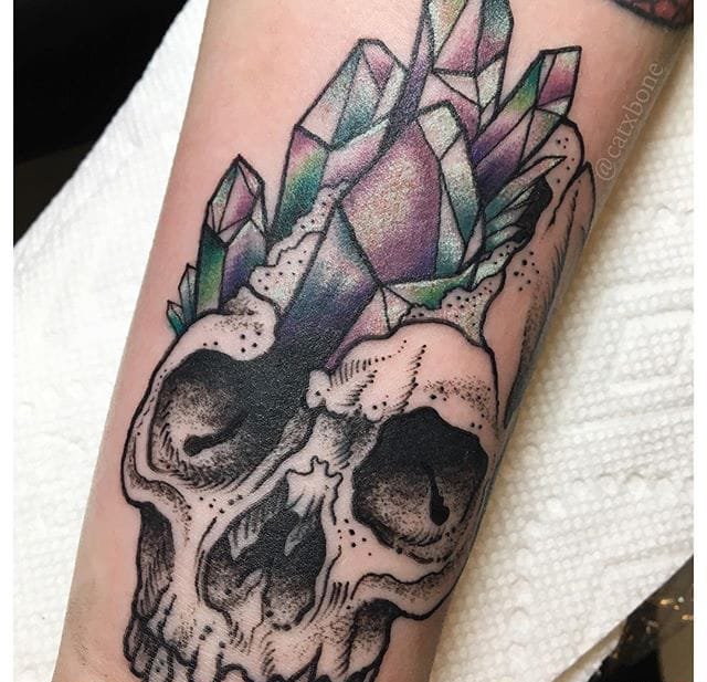 点击大图看下一张:黑色的点刺纹身动物图案纹身简单手稿兔子图案