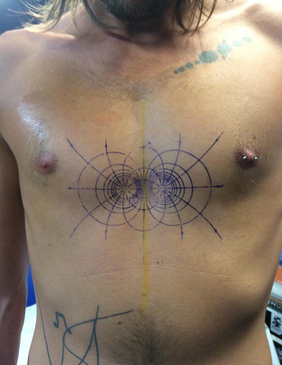 点击大图看下一张：男性胸部电磁场线条几何纹身图片