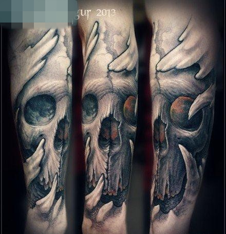 点击大图看下一张：手臂潮流帅气的欧美写实骷髅纹身图案
