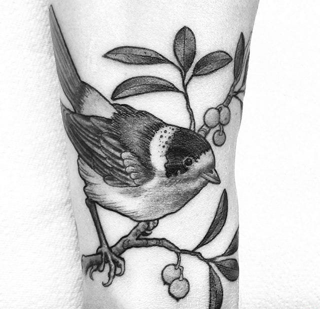 点击大图看下一张：静止的时间里黑灰色素描纹身动物和花朵纹身图案