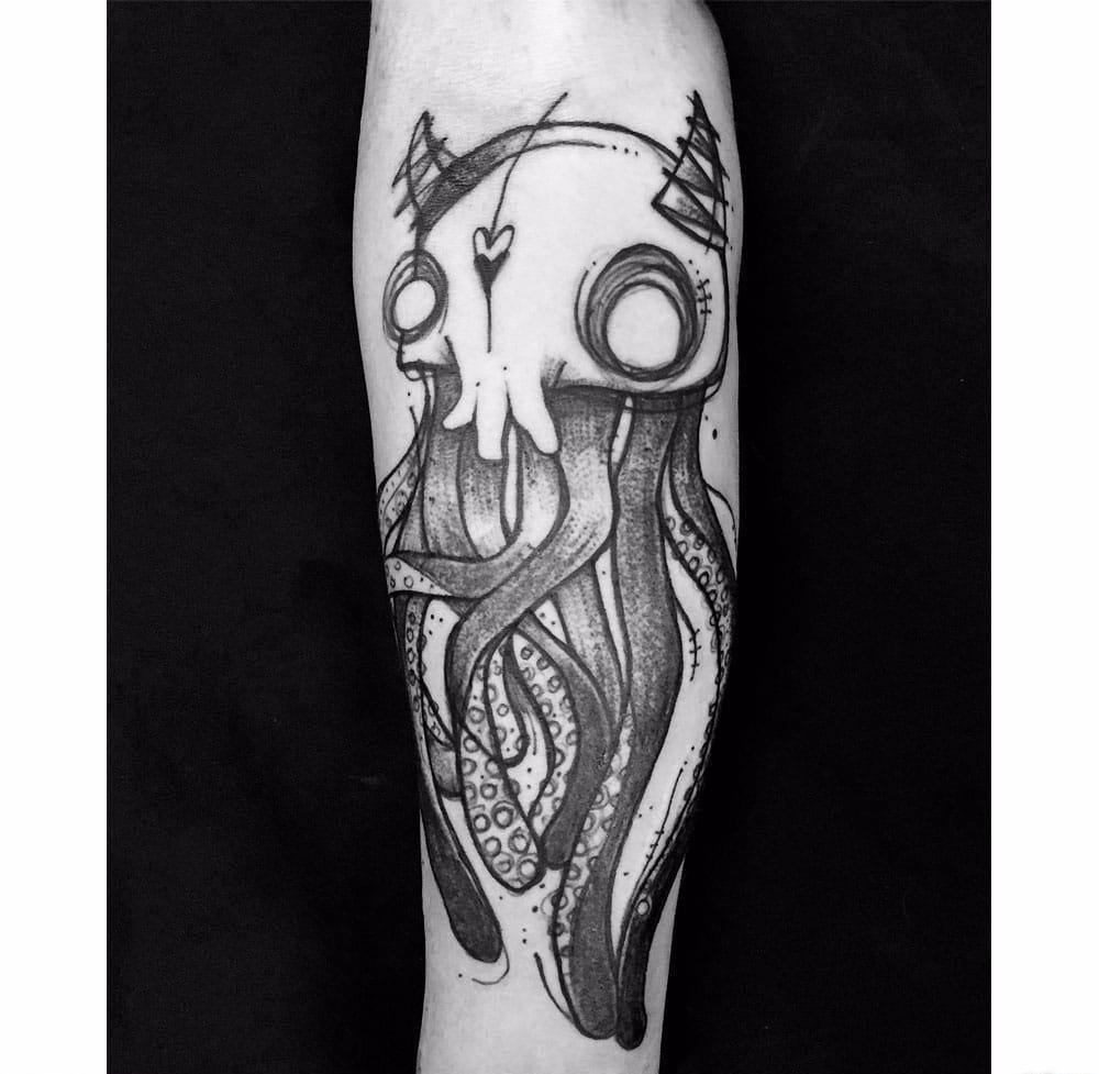 点击大图看下一张：黑色的简单个性线条纹身素描图案