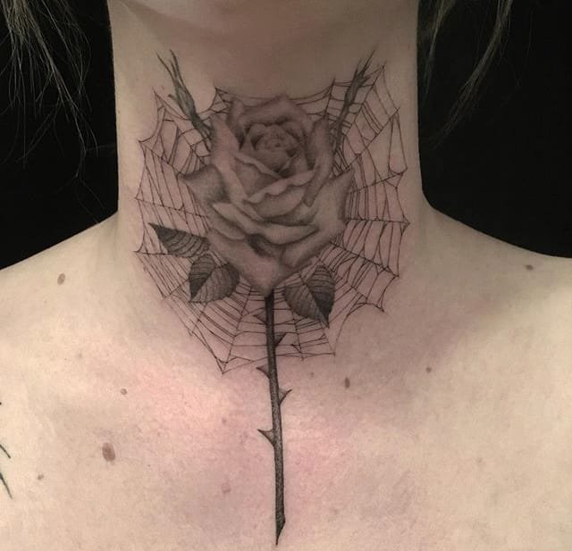 点击大图看下一张：黑色的水墨风格点刺纹身动物图案纹身